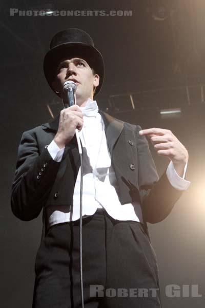 THE HIVES - 2012-11-29 - PARIS - Zenith - Per Almqvist